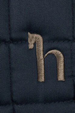 Horze Munich Vielseitigkeitsschabracke Mit Metall-Detail 25 Horze Munich Vielseitigkeitsschabracke Mit Metall-Detail -Back on Track Verkäufe 17402 rpb 02