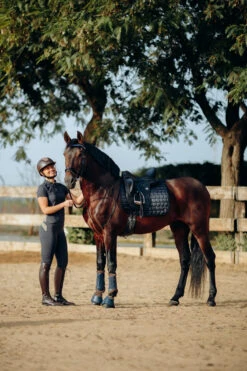 Horze Houston Dressurschabracke Mit Kunstfell 27 Horze Houston Dressurschabracke Mit Kunstfell -Back on Track Verkäufe 17410 VDB 5