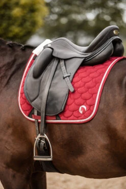 Horze Geneva Dressurschabracke Mit Kunstfell -Back on Track Verkäufe 17436 mwre 04