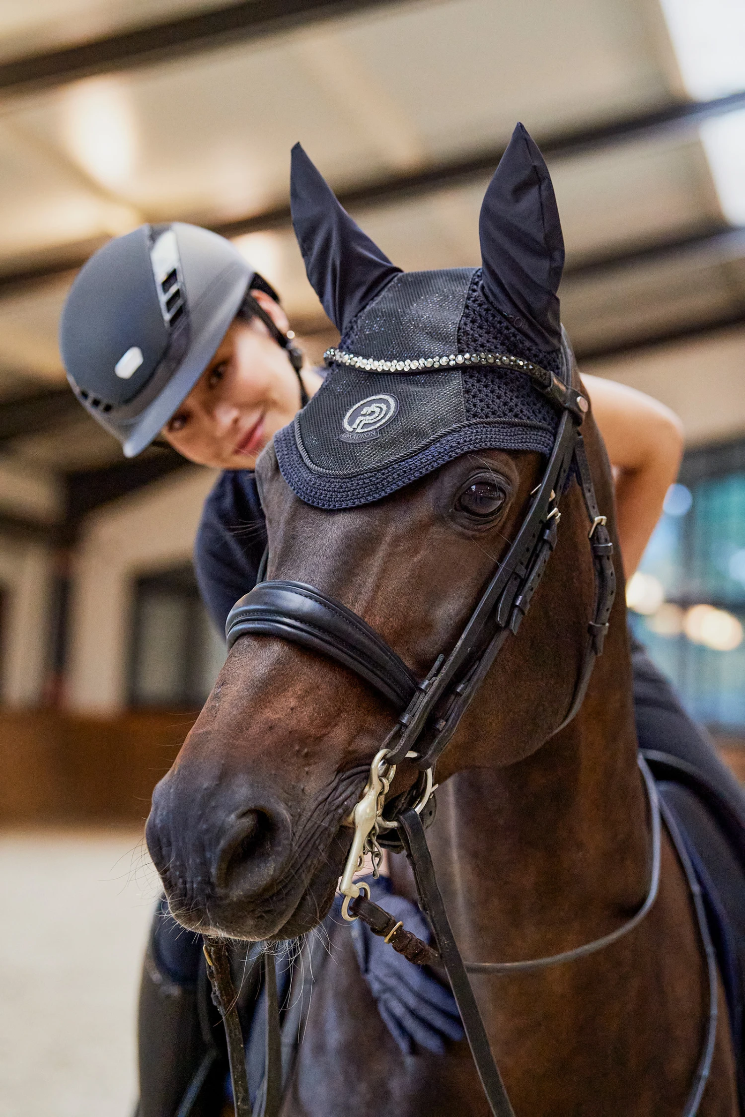 Eskadron Platinum Pure FS23 Glitter Mesh Fliegenhaube 2 Eskadron Platinum Pure FS23 Glitter Mesh Fliegenhaube – Bild 2